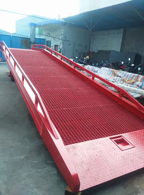 New Electric & Manual 22000 Lbs Loading Dock Ramp in Boat Parts, Trailers & Accessories in Regina - Image 4