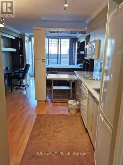 630 - 111 ELIZABETH STREET Toronto (Bay Street Corridor), Ontari
