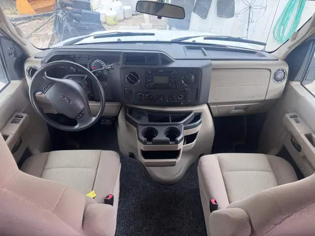 2011 Sunseeker 3120CD Class C Motorhome - Ford F-450 Super Duty in RVs & Motorhomes in Edmonton - Image 18