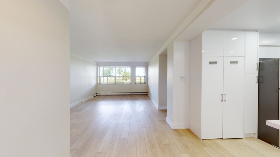 Apartment for Rent at 3 East 37th, Hamilton Mountain 3