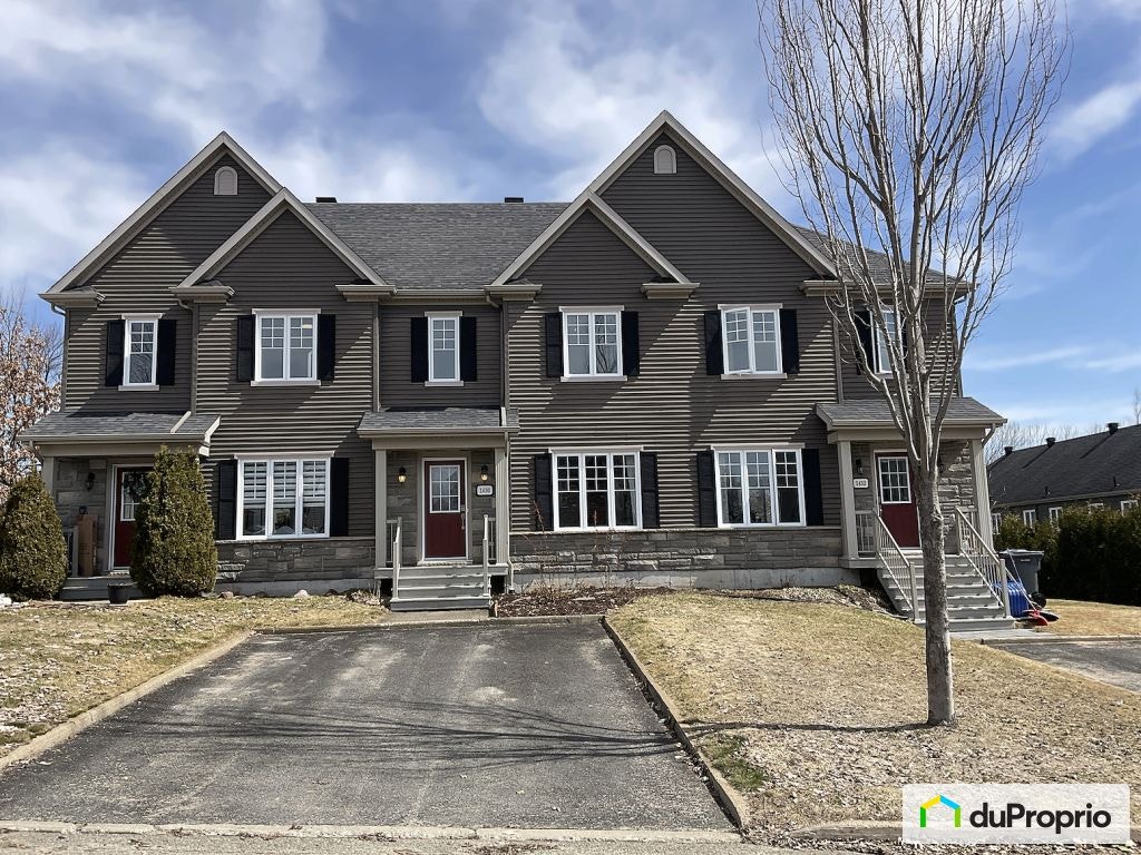$419,000 - Townhouse for sale in Val-Belair — photo 1