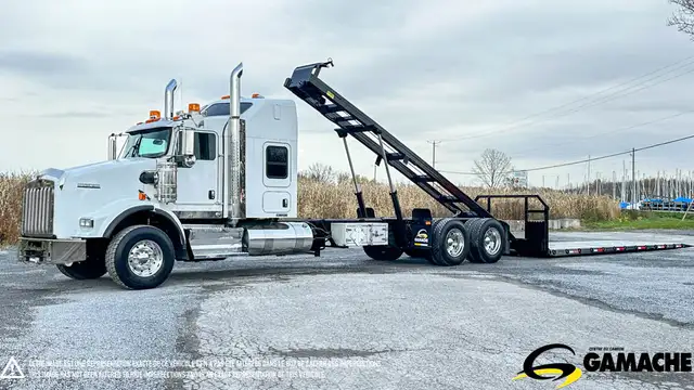 2015 KENWORTH T800 CAMION PLATE FORME REMORQUEUSE in Heavy Trucks in Moncton - Image 3