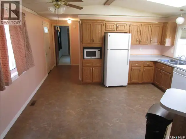 28 Crystal DRIVE Edenwold Rm No.158, Saskatchewan in Houses for Sale in Regina - Image 6
