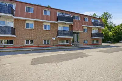Ottawa, Orleans. Available September 1st! This 2-bed, 1 full bath Lower Level Apartment is for rent....