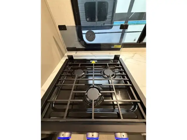 2026 KEYSTONE RV Hideout 291 BRWE in RVs & Motorhomes in Nelson - Image 22