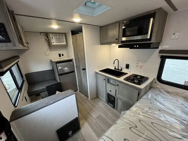 2026 ,Sun Lite,Sunset Park RV 13BD LTD in Travel Trailers & Campers in Kamloops - Image 4