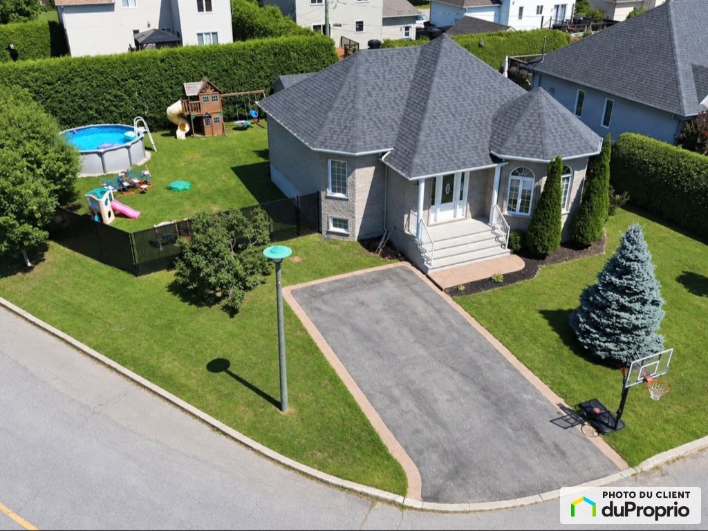 $679,000 - Bungalow for sale in Vaudreuil-Dorion — photo 2