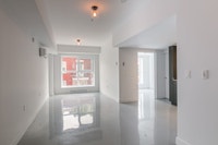 Renovated Akelius one bedroom apartment for rent. Located near Marie Anne in the Plateau Mont-Royal... (image 4)