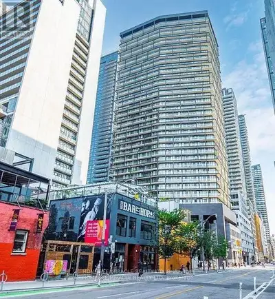 3206 - 125 PETER STREET Toronto (Waterfront Communities), Ontari