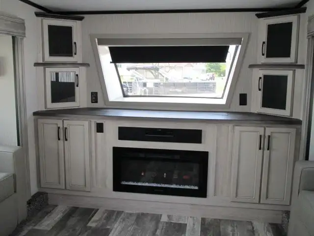 2023 SIERRA 391 FLRB-NEW LOADED FRONT LIVING-ON SALE $99,999!  in Travel Trailers & Campers in Ottawa - Image 22