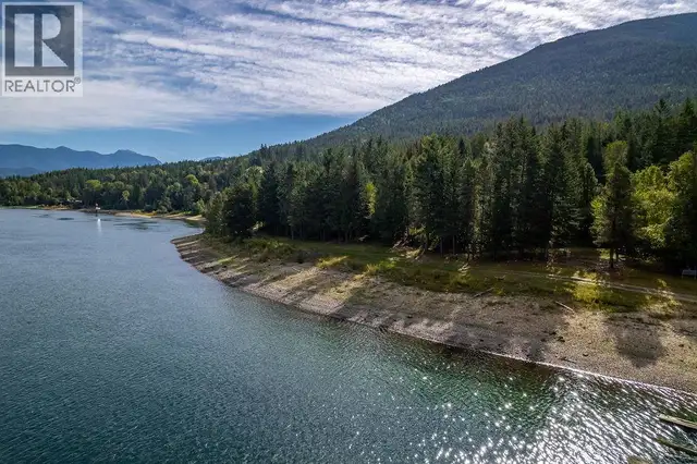 8275 East Procter Road Procter, British Columbia in Land for Sale in Nelson - Image 22