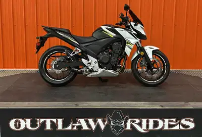 Clean reliable 2015 Honda CB500 in white and green, great commuter or beginner friendly bike, bike i...