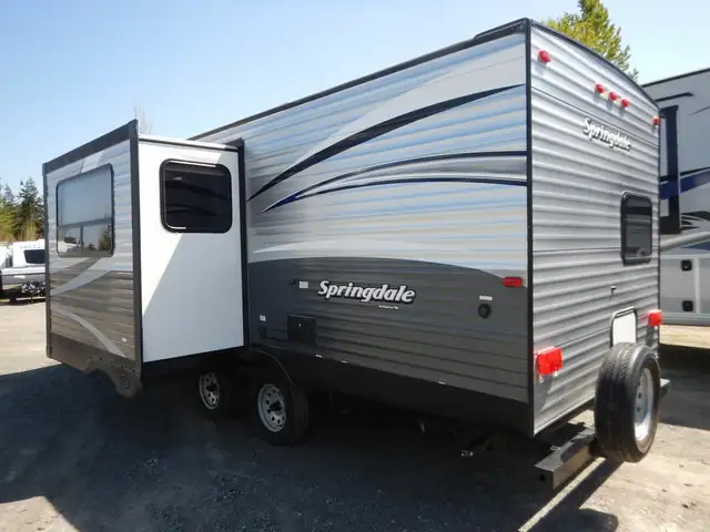 2017 KEYSTONE RV SPRINGDALE 240BHWE (FINANCING AVAILABLE) in Travel Trailers & Campers in Kelowna - Image 5