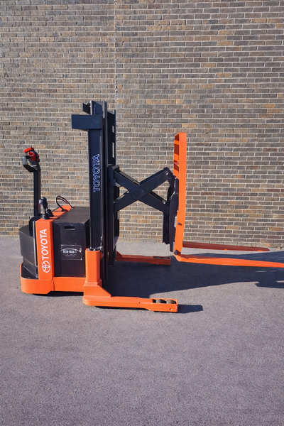 Keywords: Toyota forklift, walk-behind forklift, 3000 lbs capacity, electric forklift, built-in char...