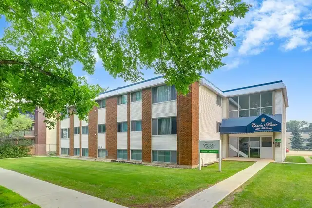 Spacious, pet-friendly apartments for everyday convenience | Sch in Long Term Rentals in Edmonton - Image 15