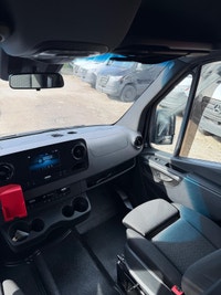 2019 Mercedes-Benz Sprinter 12 Passenger Van 3.0 V6 turbo diesel Price: $49,985 CAD Mileage: 183,591... (image 7)