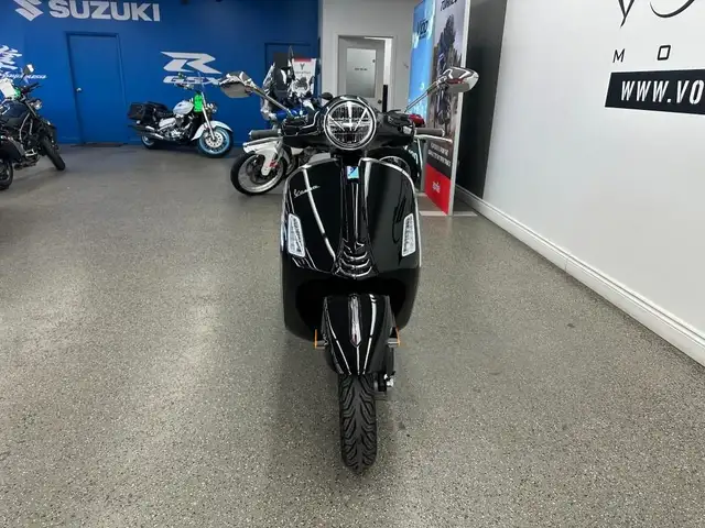 2023 Vespa GTS 300 Nero Convinto - V6354 - -No Payments for 1 Ye in Scooters & Pocket Bikes in Markham / York Region - Image 4