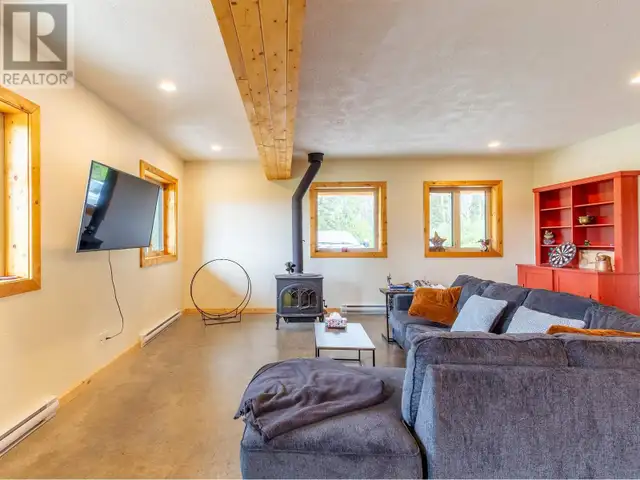 585 16 HIGHWAY Smithers, British Columbia in Houses for Sale in Smithers - Image 24