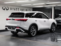 The 2024 INFINITI QX60 LUXE is the volume-leader of the Canadian lineup, striking a balance between... (image 4)