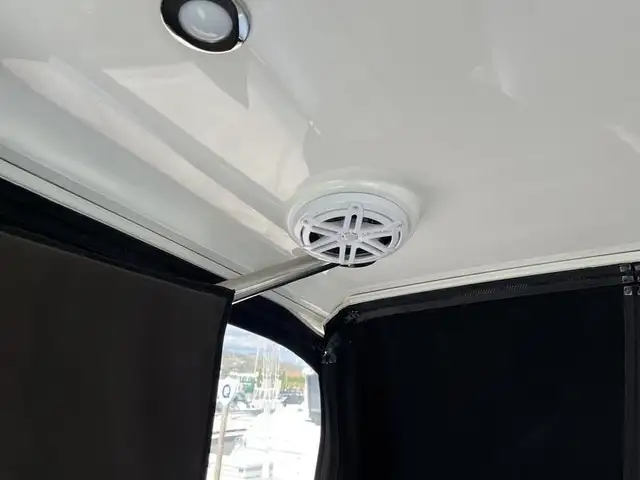 2016 Cobalt Boats A40 in Powerboats & Motorboats in Saskatoon - Image 17