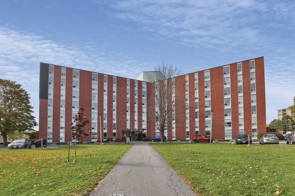 2 Bedroom Apartment for Rent - 90 Curtis Crescent 2