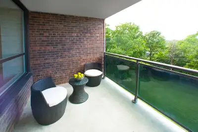 3 Bedroom Apartment- North York Don Valley Parkway Brookbanks Dr, View more