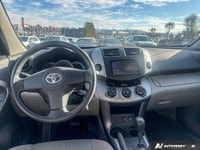 KBB.com Brand Image Awards. This Toyota RAV4 delivers a Gas I4 2.4L/122 engine powering this Automat... (image 9)