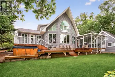 Welcome to this exceptional lakefront home located in the desirable North Grove area of Buffalo Poun...