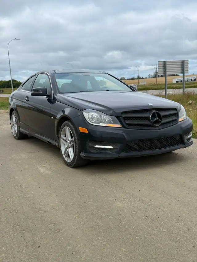 2012 Mercedes-Benz C-Class559287608133570561