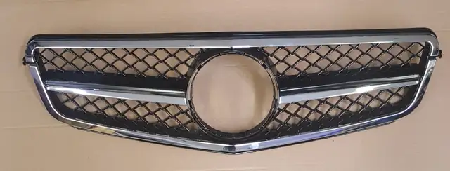 MERCEDES W204 C250 C300 C350 GRILLS GT-R AMG C63 DIAMOND MORE in Auto Body Parts in Markham / York Region - Image 4
