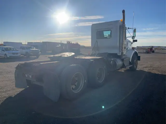 2016 Kenworth T800 in Heavy Trucks in Calgary - Image 5