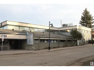 2,089 sq. ft. of main floor office/showroom open area space. Located in downtown St. Albert. Can be...