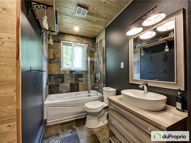 $305,000 - Country home for sale in Chertsey — photo 3