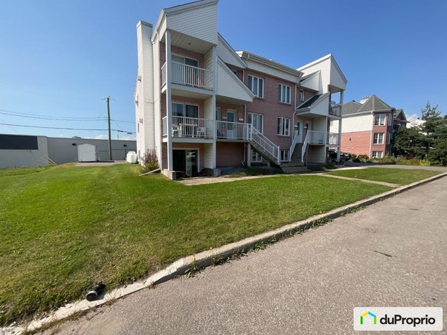 $785,000 - Triplex for sale in St-Jérôme (St-Jérôme) — photo 3