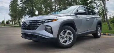 AMVIC Licenced Dealership STOCK # 62125 2022 Hyundai Tucson SEL/ Essential - 2.5L AWD Still has OEM...