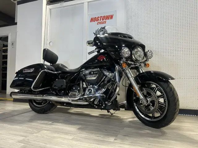 2019 Harley-Davidson ELECTRA GLIDE STANDARD in Street, Cruisers & Choppers in London - Image 2