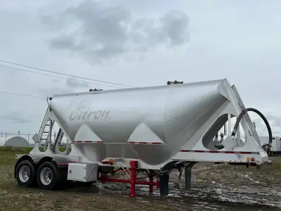 2002 Advance 1,100 Cubic ft Dry Bulk / Pneumatic Tank Trailer / Tandem axle Comes with fresh safety...