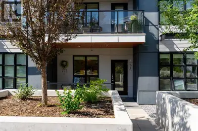 Welcome to 110, 383 Smith St NW, a beautifully designed ground floor condo. This spacious 1-bedroom,...
