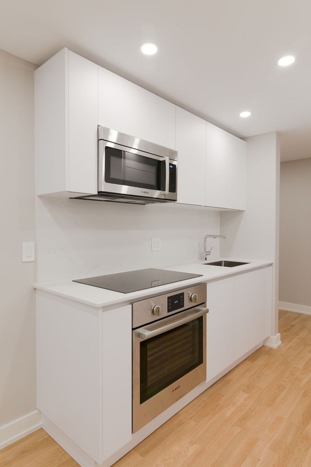 1525 Avenue Victoria — photo 3