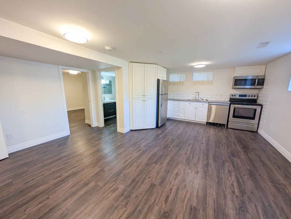 22 Oswald Ave, St. Catharines - 2 Bed Lower Unit 4