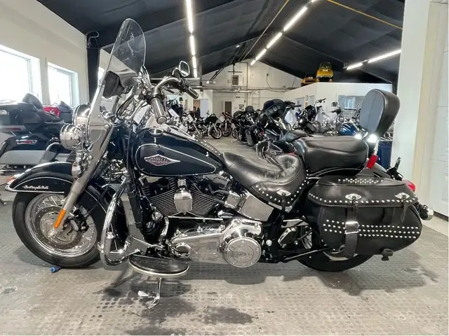 2014 Harley-Davidson Heritage Softail Classic CANADIAN HARLEY/ST in Sport Touring in North Bay - Image 4