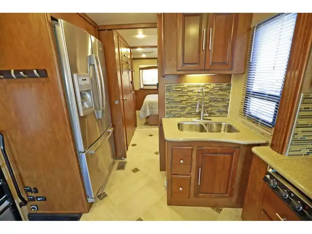 2015 Coachmen Encounter Classe A VR / RV FULL PAINT 3 Extensions in RVs & Motorhomes in Laval / North Shore - Image 11
