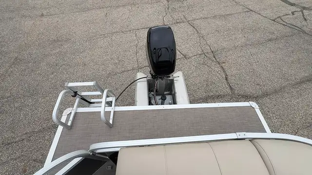 2020 Sun Tracker Party Barge 20 DLX -used pontoon boat in Powerboats & Motorboats in Prince Albert - Image 10