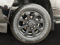 This Ram 2500 delivers a ESL 6.4L V8 HEMI(R) HD engine engine powering this Automatic transmission.... (image 6)
