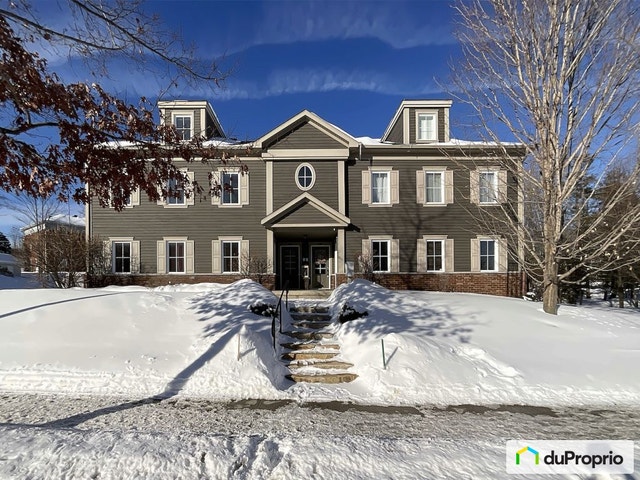 $523,000 - Condominium for sale in Sherbrooke (Jacques-Cartier) — photo 1