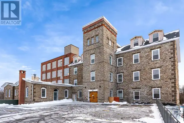 001 - 150 MILL STREET Carleton Place, Ontario in Commercial & Office Space for Rent in Ottawa - Image 2