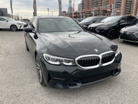 Le modèle 2020 de la BMW 3 Series dans la configuration 330i xDrive est équipé d’un moteur 4 cylindr... (image 4)