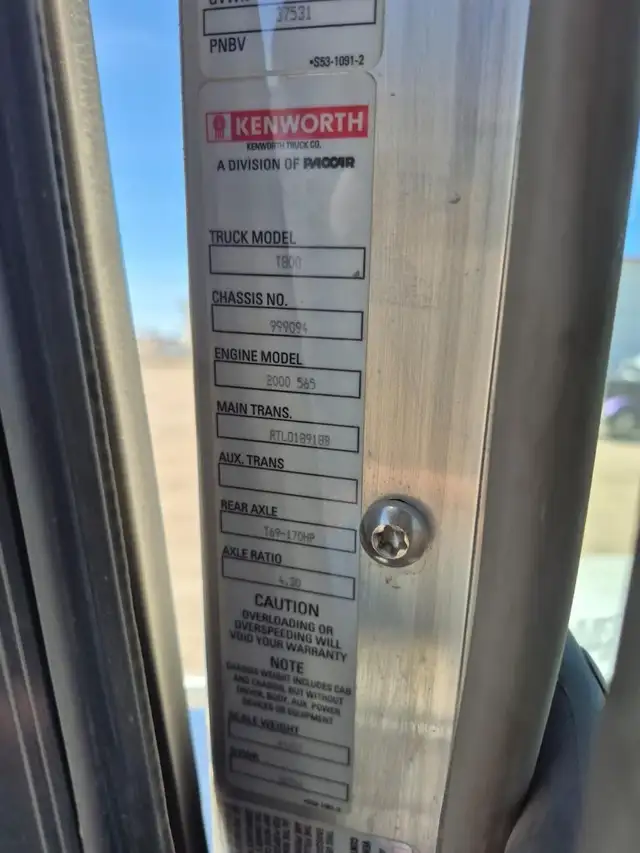 2019 KENWORTH T800 in Heavy Trucks in Saskatoon - Image 38