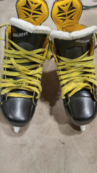 Bauer Supreme Accel Junior Hockey Skates, Size 2.5EE