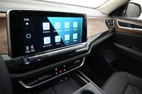 One owner 2026 Volkswagen Atlas Comfortline comes equipped with leather seats, 3rd row seating, heat... (image 7)
